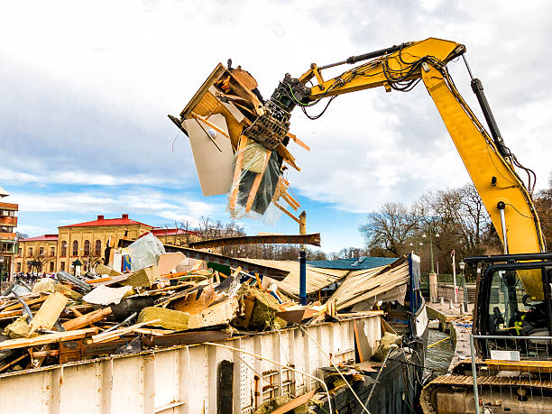 Best Junk Hauling Services  in Redwood, OR